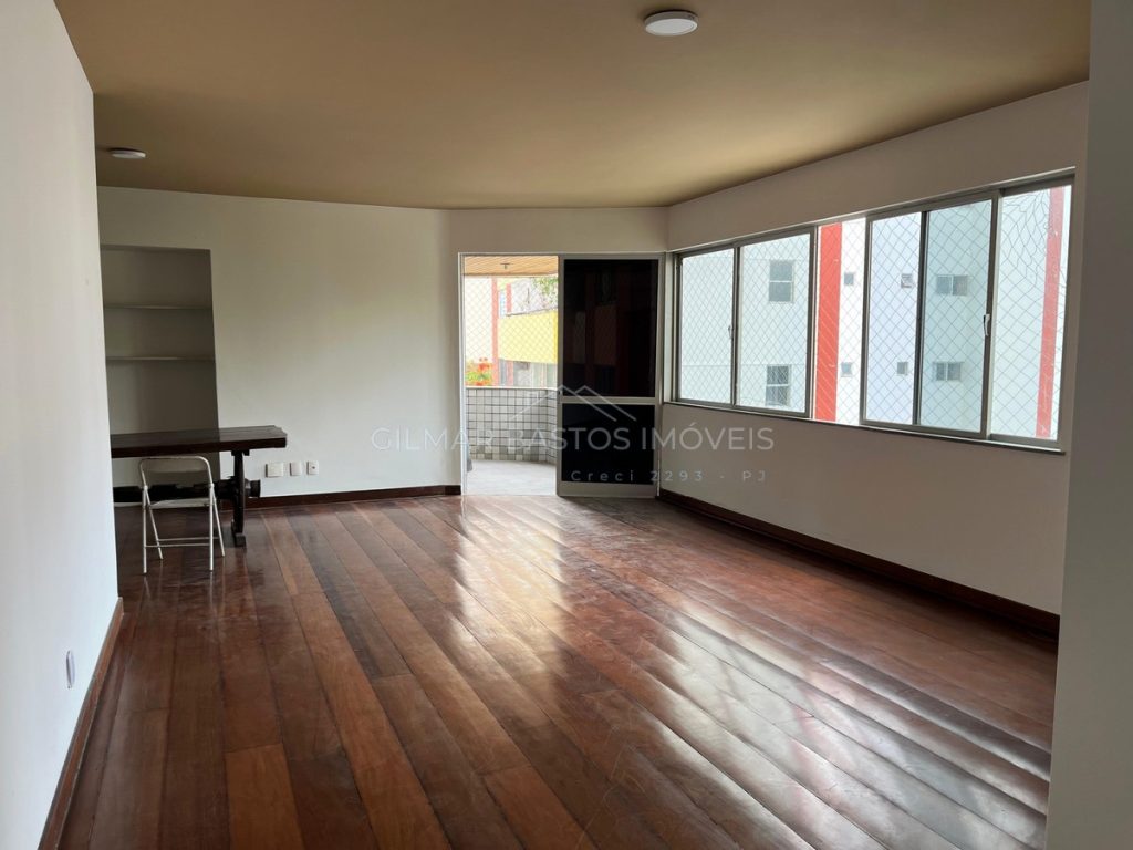 Apartamento 4 quartos, sendo 1 suíte, à venda no bairro da Pituba, em Salvador/BA