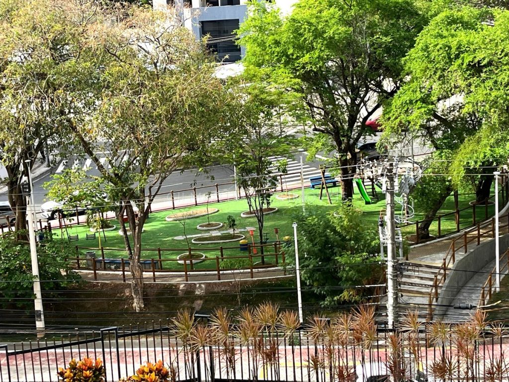Apartamento 4 quartos, sendo 1 suíte, à venda no bairro da Pituba, em Salvador/BA