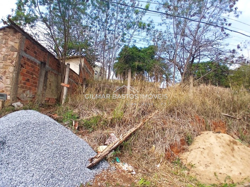 Terreno à venda no Centro da cidade de Três Rios/RJ