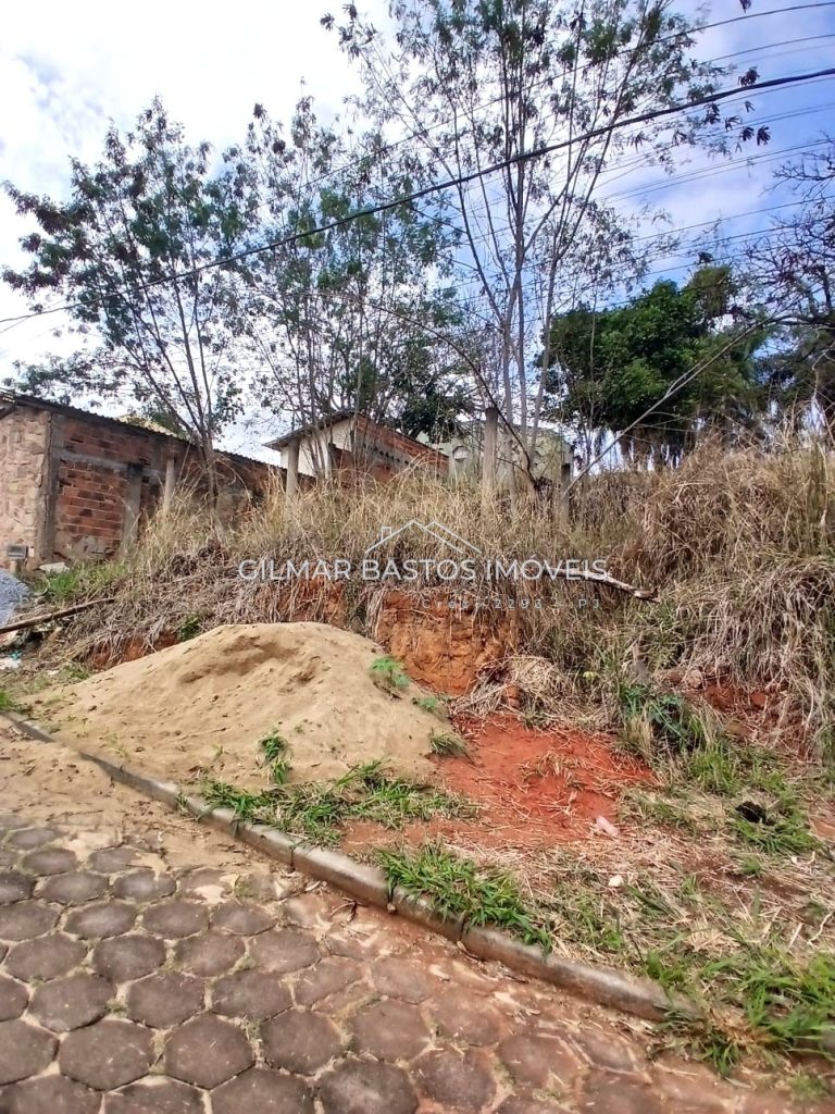 Terreno à venda no Centro da cidade de Três Rios/RJ